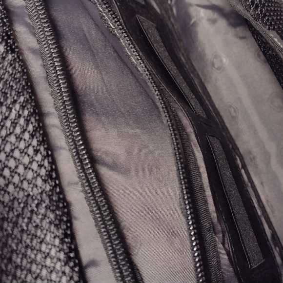 Swiss Gear Hanging Travel Toiletry Case - Picture 10 of 16